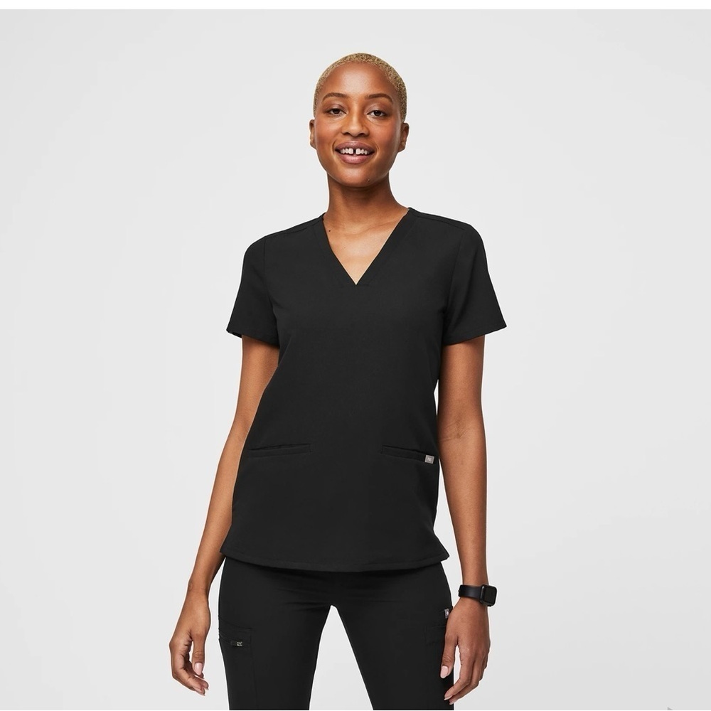 Figs Casma Three-Pocket Scrub Top Black Size S PO1601